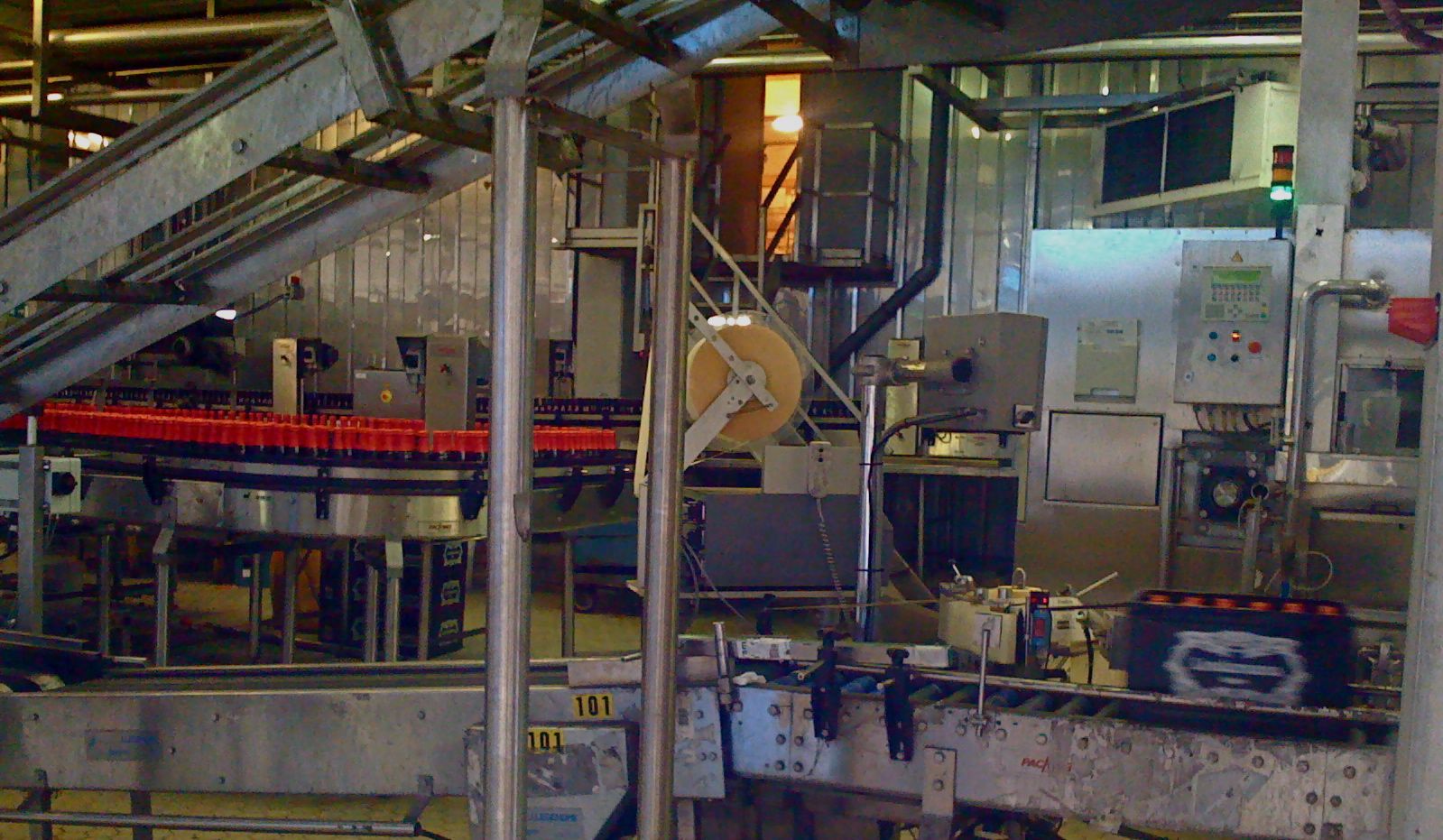 20,000 bottles per hour are processed.