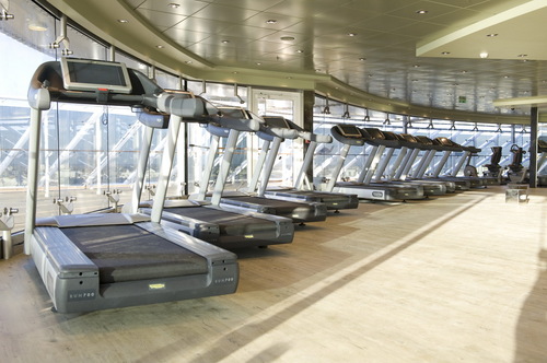 This place was always crowded - I am guessing the American ships do not have this problem.