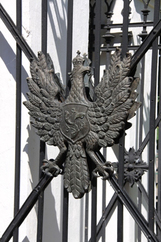 The crest of the Radziwiłłs, with the three horns to trumpet their power